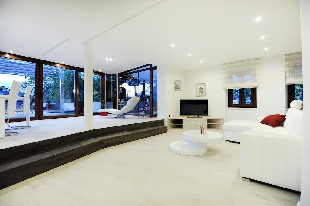 Appartamento Feel Good Penthouse With Jacuzzi Zara Esterno foto