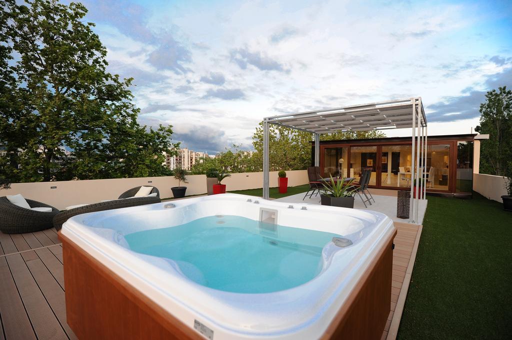 Appartamento Feel Good Penthouse With Jacuzzi Zara Esterno foto