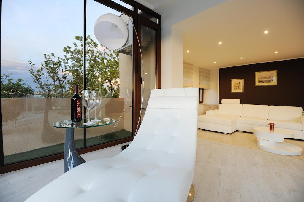 Appartamento Feel Good Penthouse With Jacuzzi Zara Esterno foto